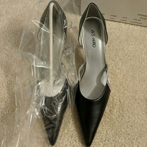 NEW IN BOX Ashro black and silver heels NEW!!